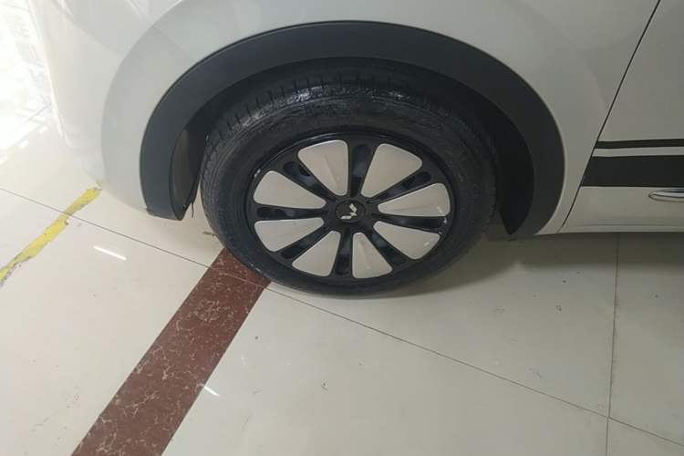 Used Wuling Bingo 2023 203km Comfort Edition Left Front Wheel Hub