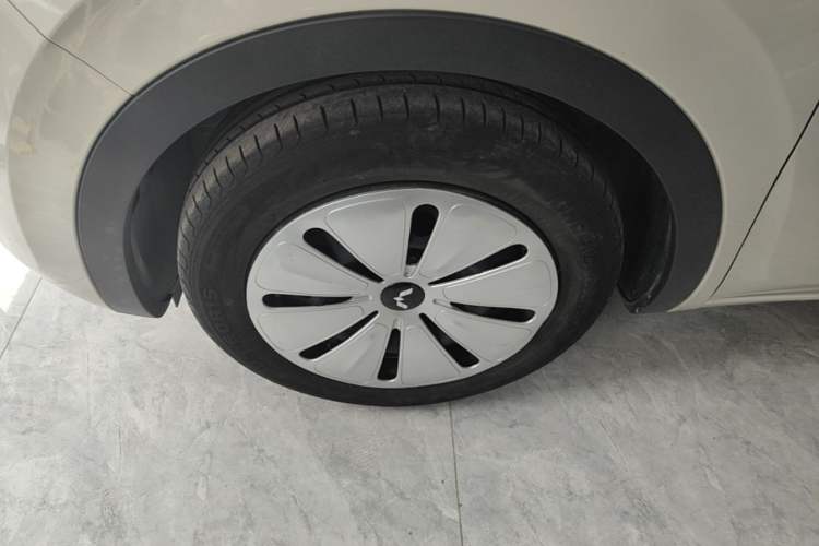Used Wuling Bingo 2023 203km Light Edition Left Front Wheel Hub