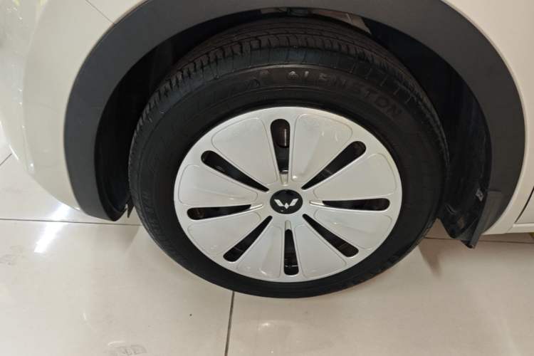 Used Wuling Bingo 2023 333 km Fast-Share Version Left Front Wheel Hub