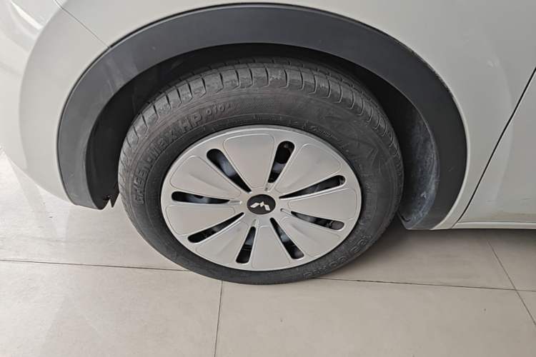 Used Wuling Bingo 2023 203km Light Edition Left Front Wheel Hub