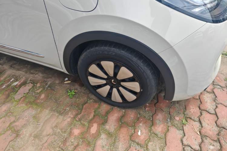 Used Wuling Bingo 2023 410 km Lingxi Deluxe Edition Left Front Wheel Hub