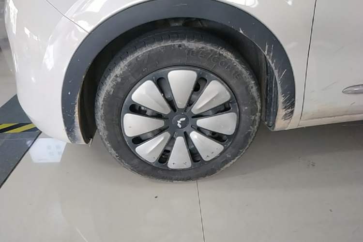 Used Wuling Bingo 2023 333 km Enjoyment Version Left Front Wheel Hub