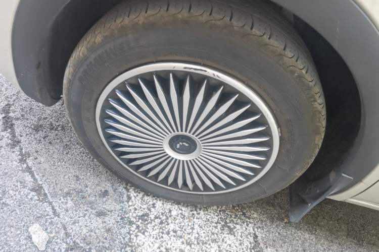 Used Wuling Bingo 2023 333 km Enjoyment Version Left Front Wheel Hub