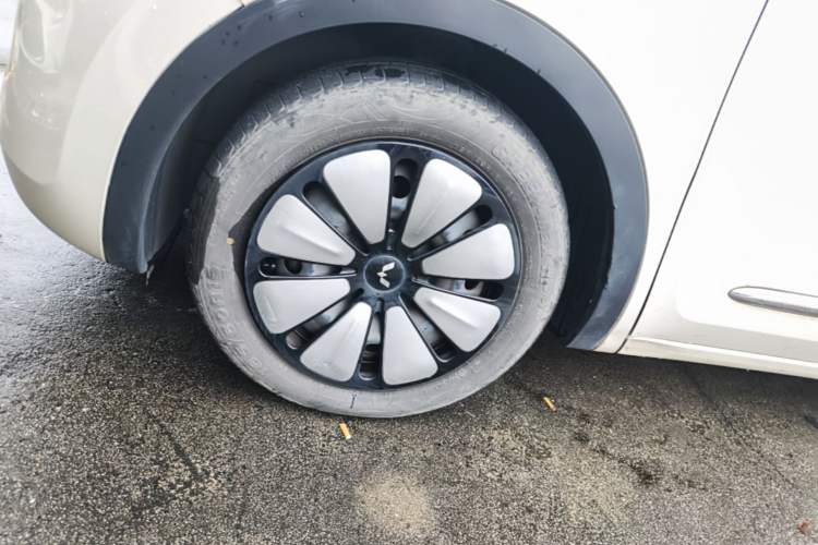 Used Wuling Bingo 2023 333km Enjoy+ Version Left Front Wheel Hub