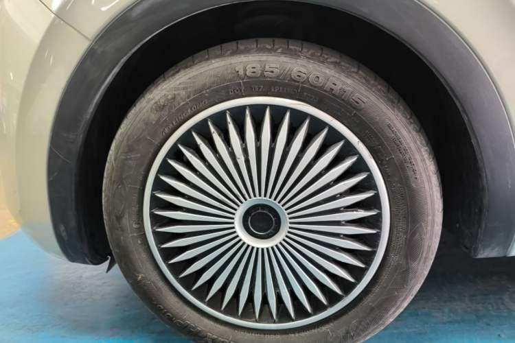 Used Wuling Bingo 2023 410 km Lingxi Deluxe Edition Left Front Wheel Hub