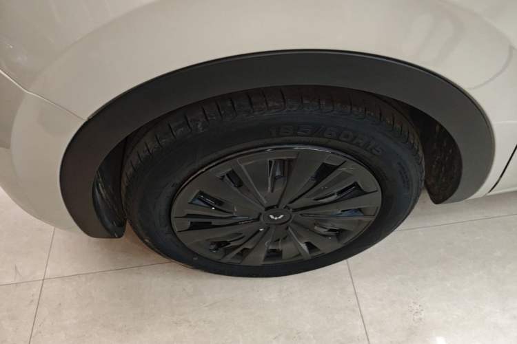 Used Wuling Bingo 2023 333 km Lingxi Connected Version Left Front Wheel Hub