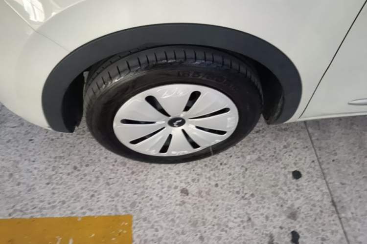 Used Wuling Bingo 2023 203km Light Edition Left Front Wheel Hub