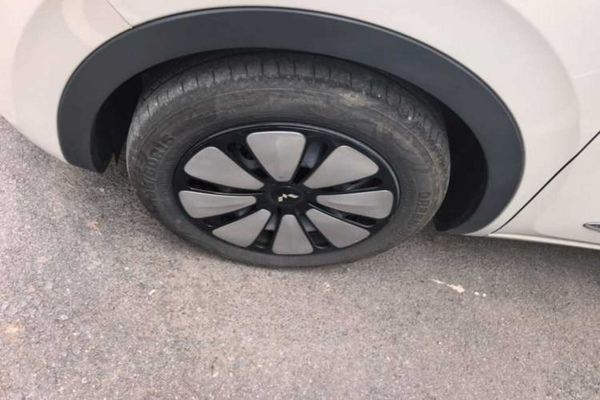 Used Wuling Bingo 2023 410 km Lingxi Deluxe Edition Left Front Wheel Hub