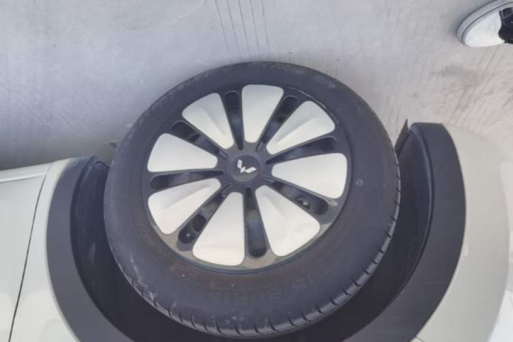 Used Wuling Bingo 2023 203km Comfort Edition Left Front Wheel Hub