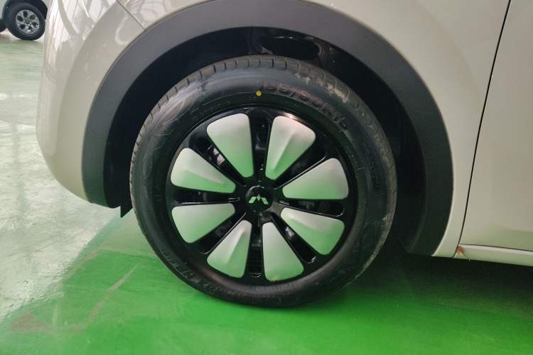 Used Wuling Bingo 2023 333 km Lingxi Connected+ Version Left Front Wheel Hub