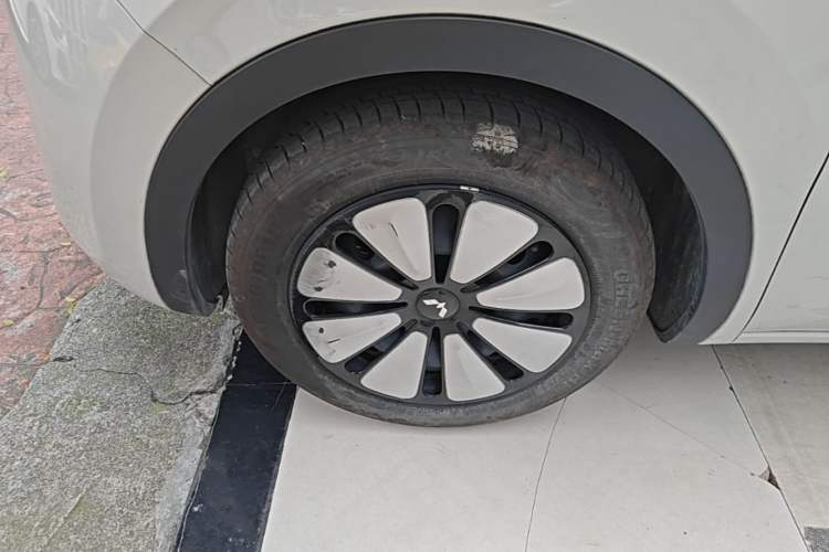 Used Wuling Bingo 2023 333km Enjoy+ Version Left Front Wheel Hub