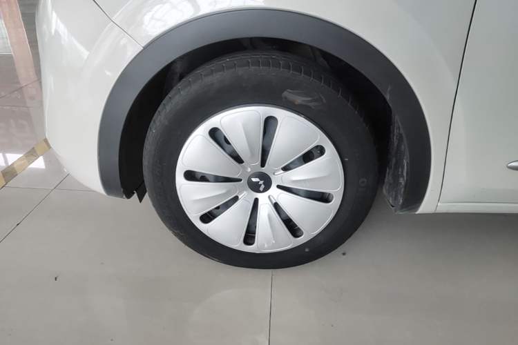 Used Wuling Bingo 2023 203km Light Edition Left Front Wheel Hub
