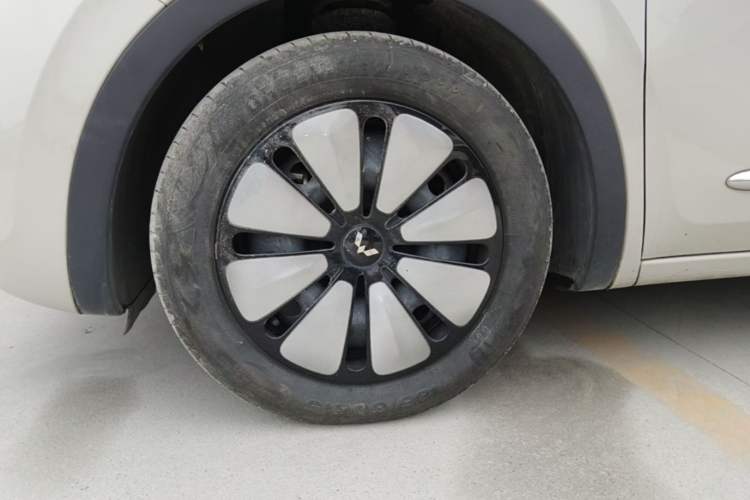 Used Wuling Bingo 2023 410 km Lingxi Deluxe Edition Left Front Wheel Hub