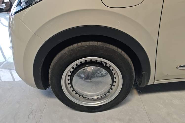 Used Wuling Bingo 2023 410 km Lingxi Deluxe Edition Left Front Wheel Hub