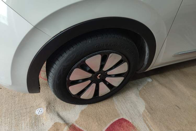 Used Wuling Bingo 2023 333 km Lingxi Connected+ Version Left Front Wheel Hub
