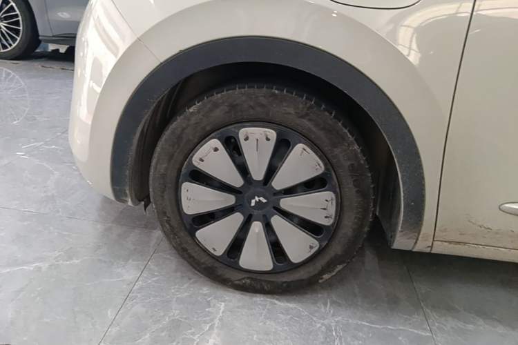 Used Wuling Bingo 2023 333km Enjoy+ Version Left Front Wheel Hub