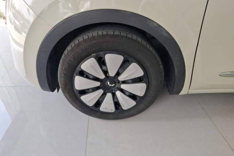 Used Wuling Bingo 2023 333 km Lingxi Connected Version Left Front Wheel Hub