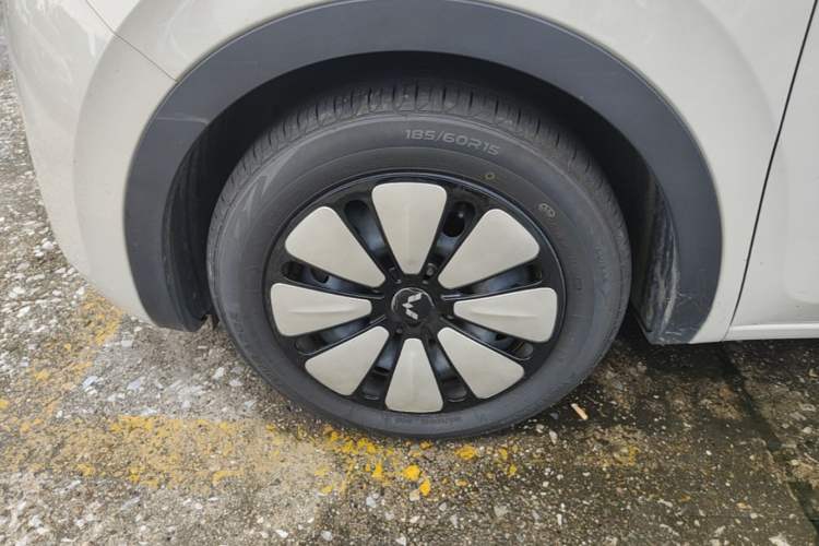 Used Wuling Bingo 2023 410 km Lingxi Deluxe Edition Left Front Wheel Hub