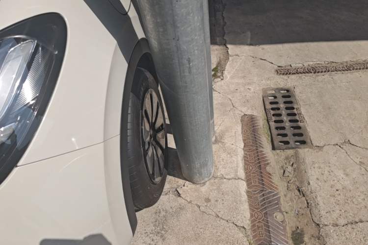 Used Wuling Bingo 2023 410 km Lingxi Deluxe Edition Left Front Wheel Hub