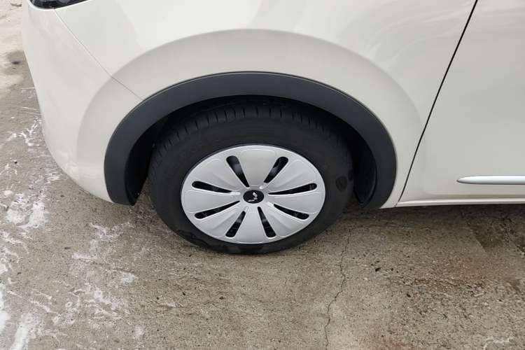 Used Wuling Bingo 2023 203km Comfort Edition Left Front Wheel Hub