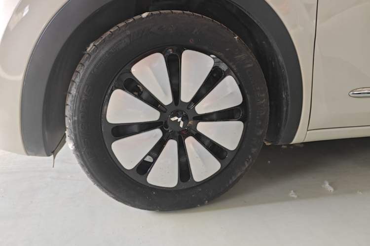 Used Wuling Bingo 2023 333km Enjoy+ Version Left Front Wheel Hub