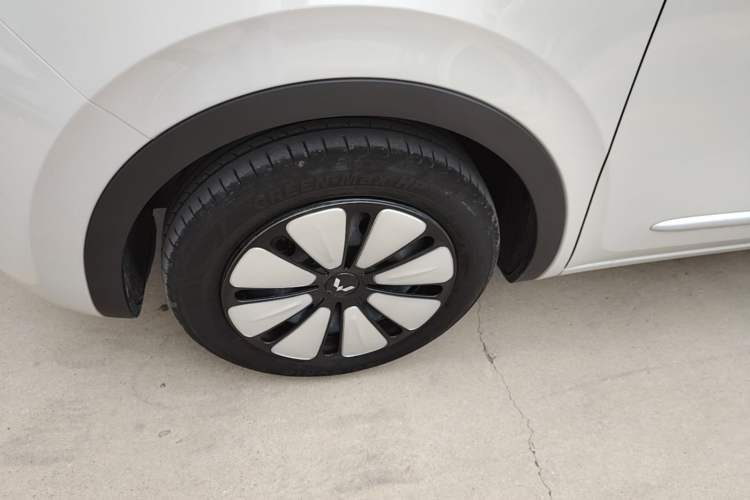 Used Wuling Bingo 2023 203km Light Edition Left Front Wheel Hub