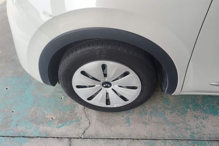 Used Wuling Bingo 2023 203km Light Edition Left Front Wheel Hub