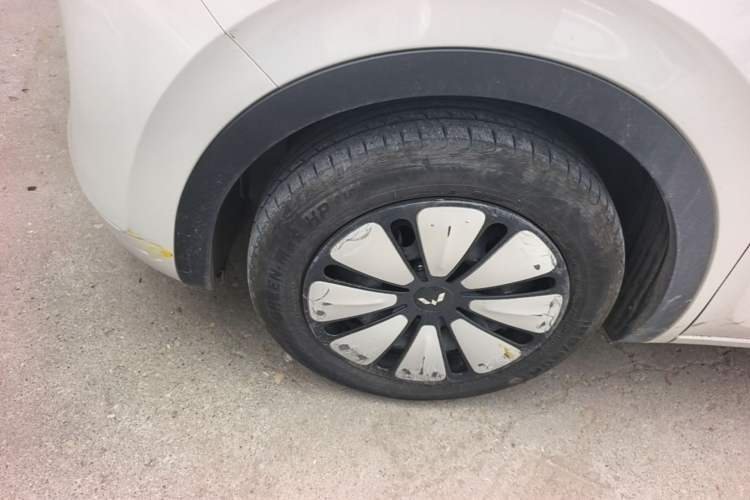 Used Wuling Bingo 2023 203km Comfort Edition Left Front Wheel Hub