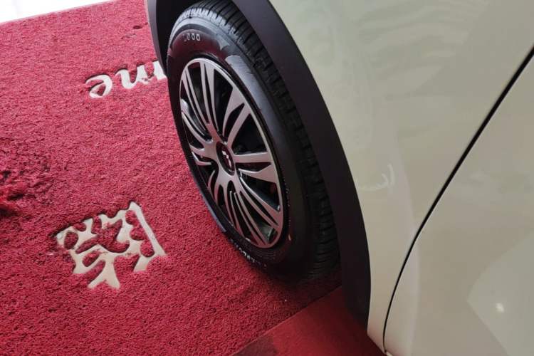 Used Wuling Bingo 2023 410 km Lingxi Deluxe Edition Left Front Wheel Hub