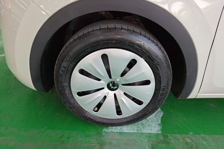 Used Wuling Bingo 2023 203km Light Edition Left Front Wheel Hub