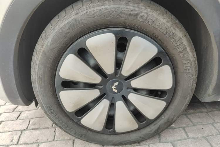 Used Wuling Bingo 2023 333 km Enjoyment Version Left Front Wheel Hub