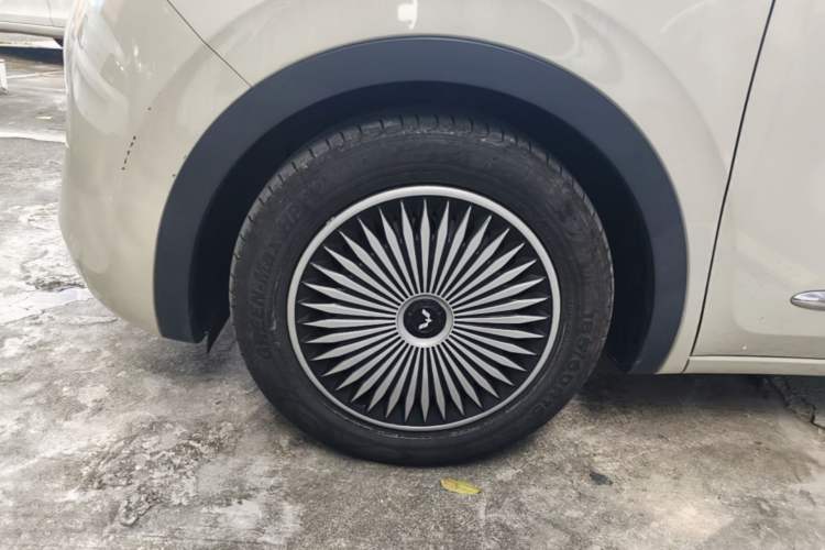 Used Wuling Bingo 2023 333 km Lingxi Connected Version Left Front Wheel Hub