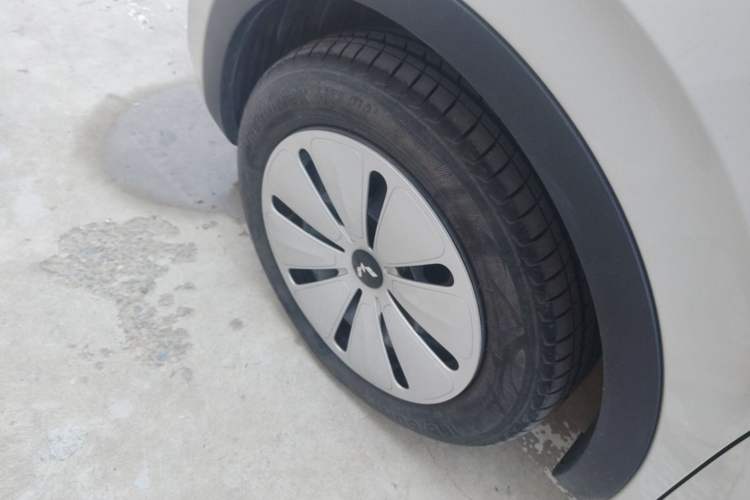 Used Wuling Bingo 2023 203km Light Edition Left Front Wheel Hub