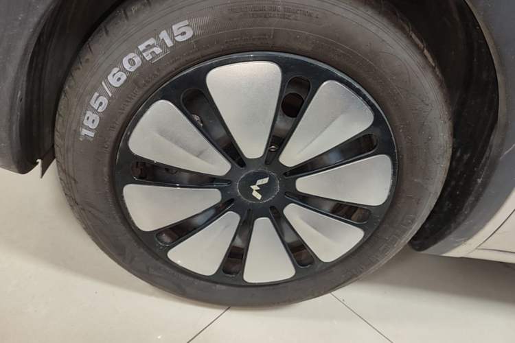 Used Wuling Bingo 2023 333 km Lingxi Connected+ Version Left Front Wheel Hub