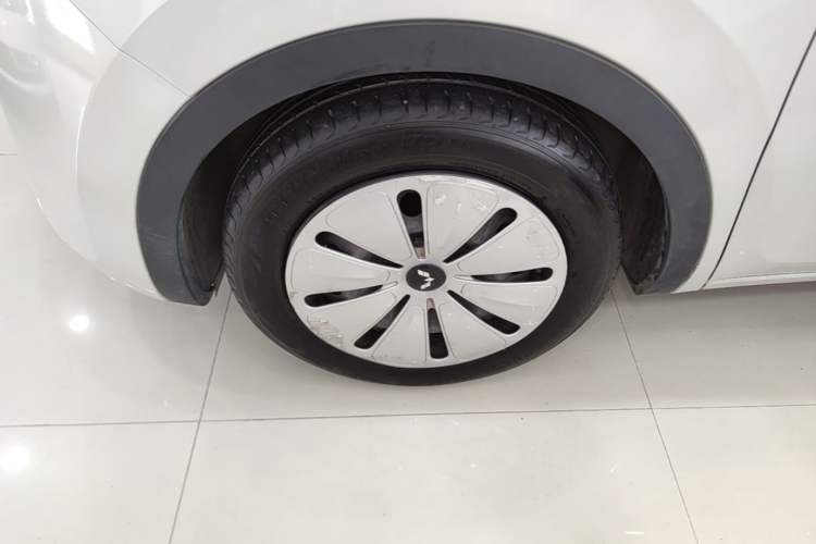 Used Wuling Bingo 2023 333 km Fast-Share Version Left Front Wheel Hub