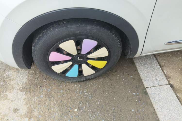 Used Wuling Bingo 2023 333 km Lingxi Connected+ Version Left Front Wheel Hub