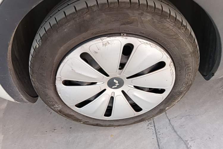 Used Wuling Bingo 2023 203km Light Edition Left Front Wheel Hub