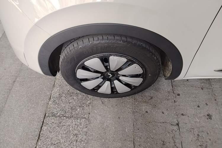 Used Wuling Bingo 2023 203km Comfort Edition Left Front Wheel Hub