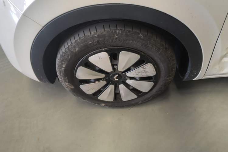 Used Wuling Bingo 2023 203km Comfort Edition Left Front Wheel Hub