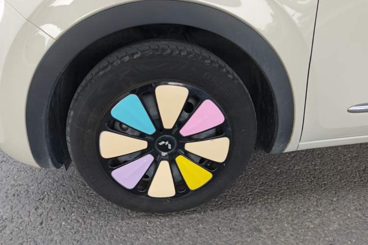 Used Wuling Bingo 2023 203km Comfort Edition Left Front Wheel Hub