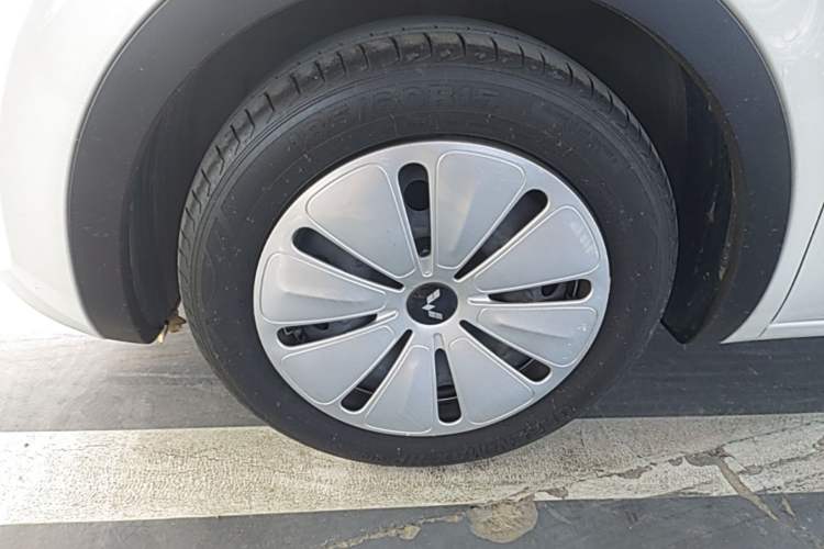 Used Wuling Bingo 2023 333 km Fast-Share Version Left Front Wheel Hub