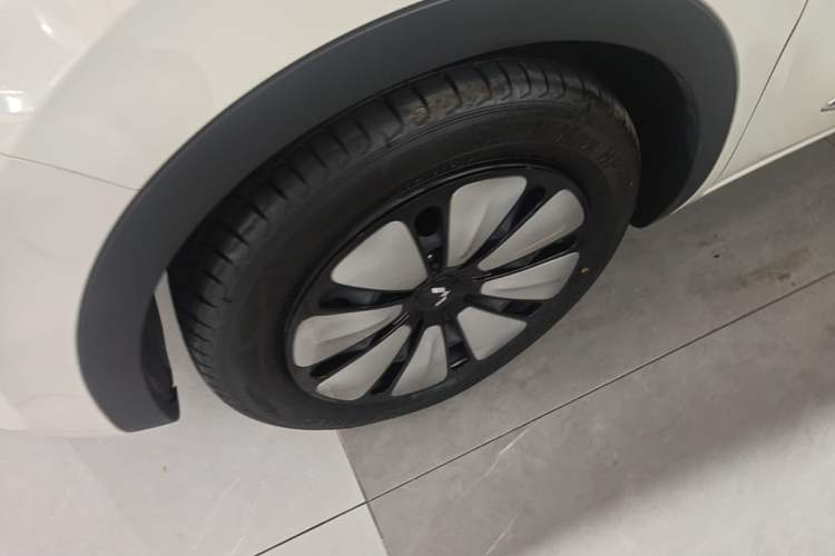Used Wuling Bingo 2023 333km Enjoy+ Version Left Front Wheel Hub