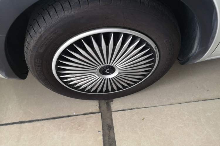 Used Wuling Bingo 2023 333 km Lingxi Connected+ Version Left Front Wheel Hub