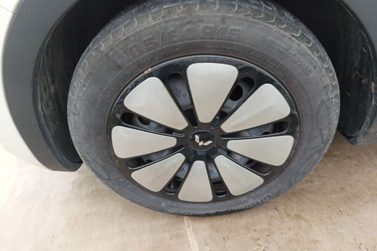 Used Wuling Bingo 2023 333 km Enjoyment Version Left Front Wheel Hub