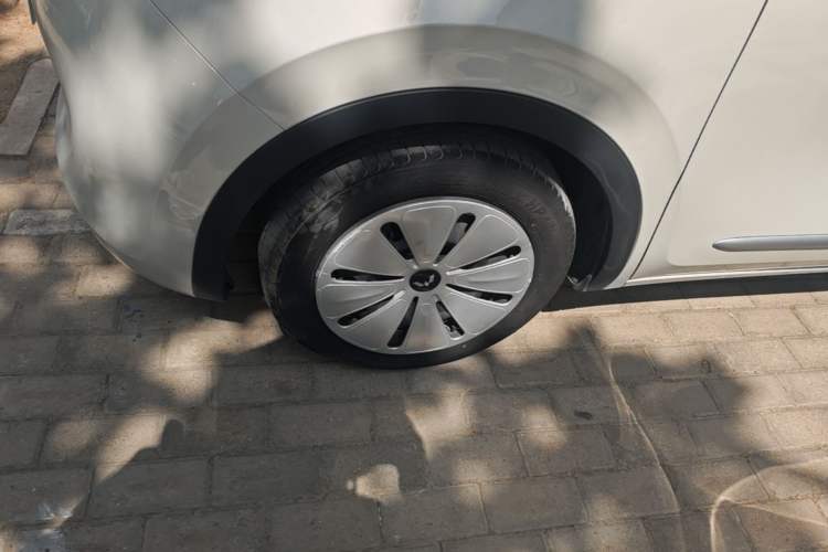 Used Wuling Bingo 2023 203km Light Edition Left Front Wheel Hub