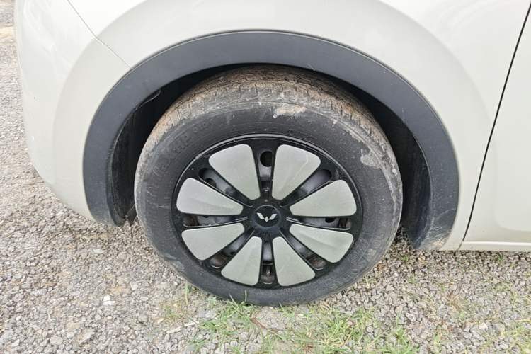 Used Wuling Bingo 2023 333 km Lingxi Connected Version Left Front Wheel Hub