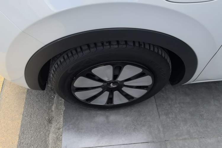 Used Wuling Bingo 2023 333km Enjoy+ Version Left Front Wheel Hub