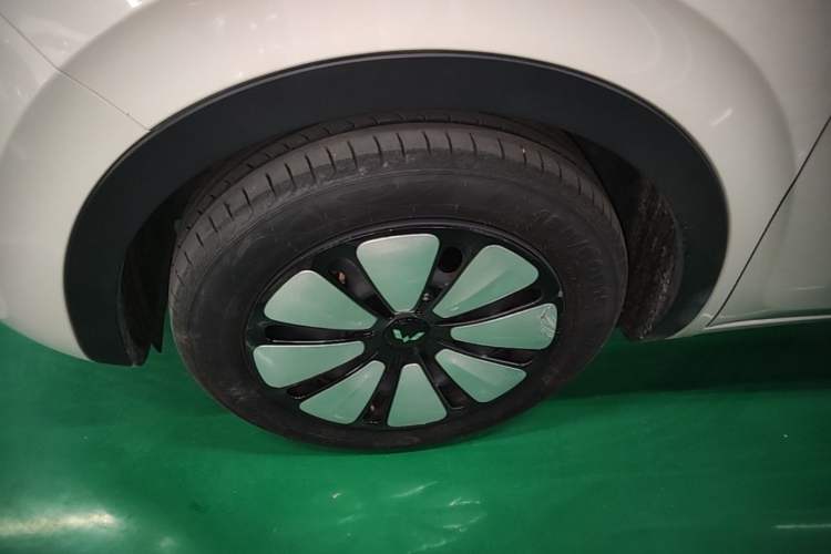 Used Wuling Bingo 2023 203km Comfort Edition Left Front Wheel Hub