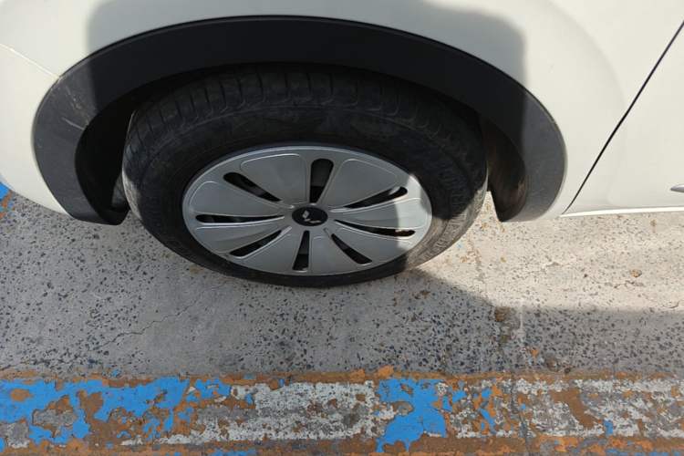 Used Wuling Bingo 2023 203km Light Edition Left Front Wheel Hub
