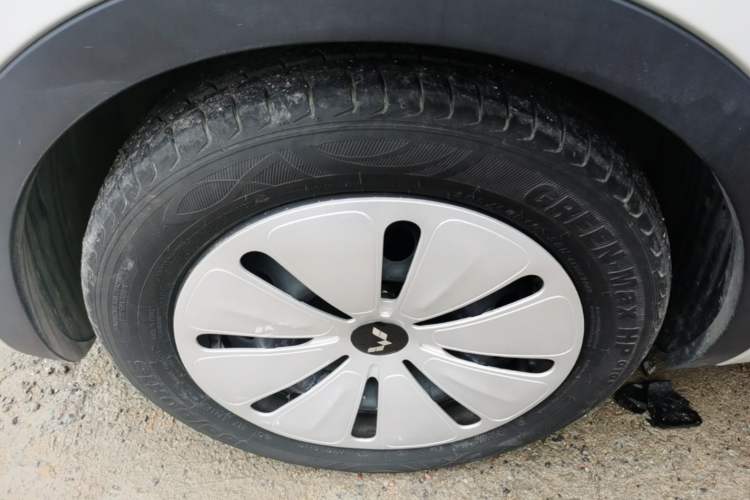 Used Wuling Bingo 2023 203km Light Edition Left Front Wheel Hub